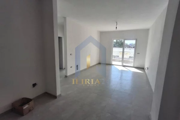 Ambient biznesi me qera 1+1 ne Tirane - 640 Leke