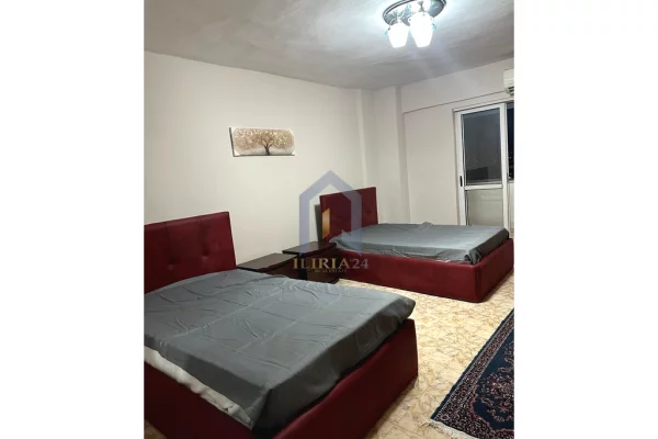 Shtepi me qera 2+1 ne Tirane - 800 Leke