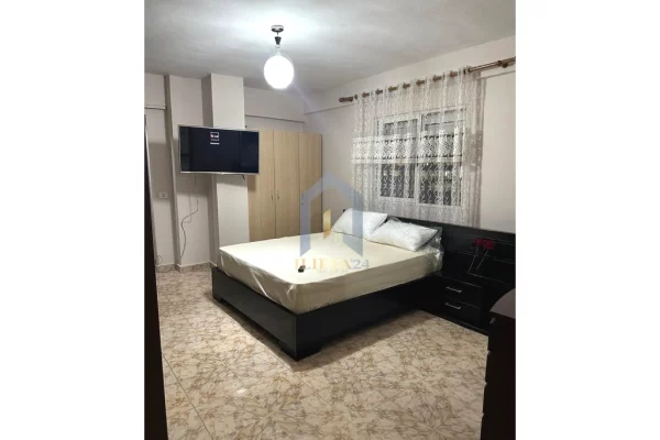 Shtepi me qera Apartament ne Tirane, 2+1, Mobilimi E mobiluar, Pagesa 800  Leke.