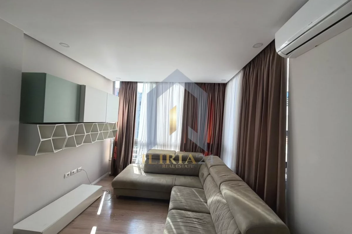Shtepi ne shitje Apartament ne Tirane, 3+1, Mobilimi Pjeserisht e mobiluar, Pagesa 275,000  Euro.