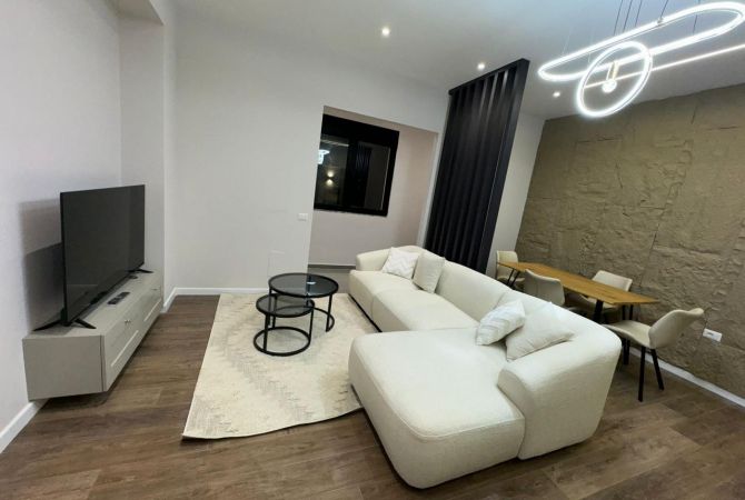 Apartament 1+1 Luksoz me qira Kodra e diellit, perfshire posti parkimit (700 euro) 