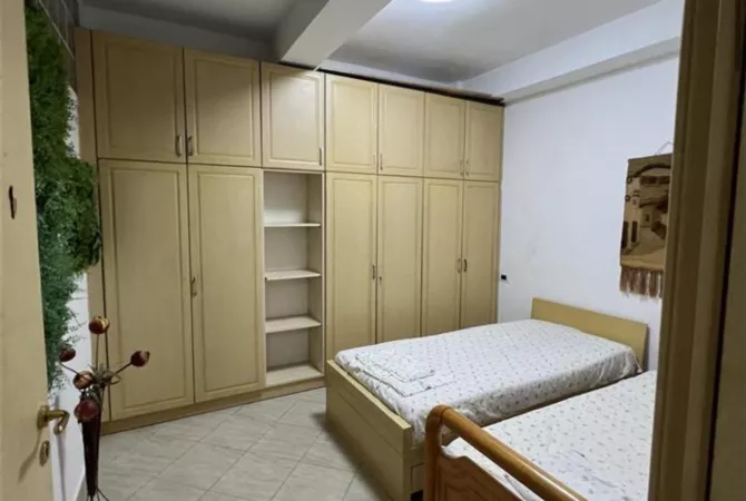 Shtepi me qera Apartament ne Tirane, 2+1, Mobilimi E mobiluar, Pagesa 650  Euro.