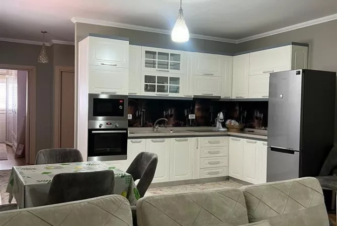 Shtepi me qera Apartament ne Tirane, 2+1, Mobilimi E mobiluar, Pagesa 68,000  Leke.