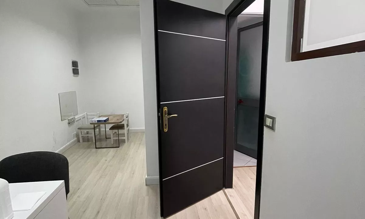 Selvia, ambient biznesi/dyqan ne shitje 32 m2, (90,000 euro)