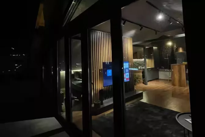 Jepet 1+1 dhe garsoniere te Pazari i ri mobilimi luks 1100€