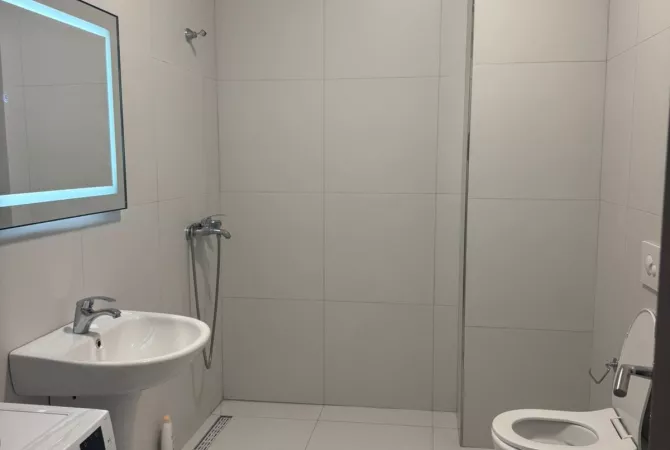 Shtepi me qera Apartament ne Tirane, 1+1, Mobilimi E mobiluar, Pagesa 55,000  Leke.