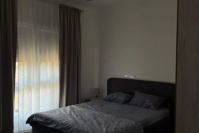 Shtepi me qera Apartament ne Tirane, 1+1, Mobilimi E mobiluar, Pagesa 55,000  Leke.