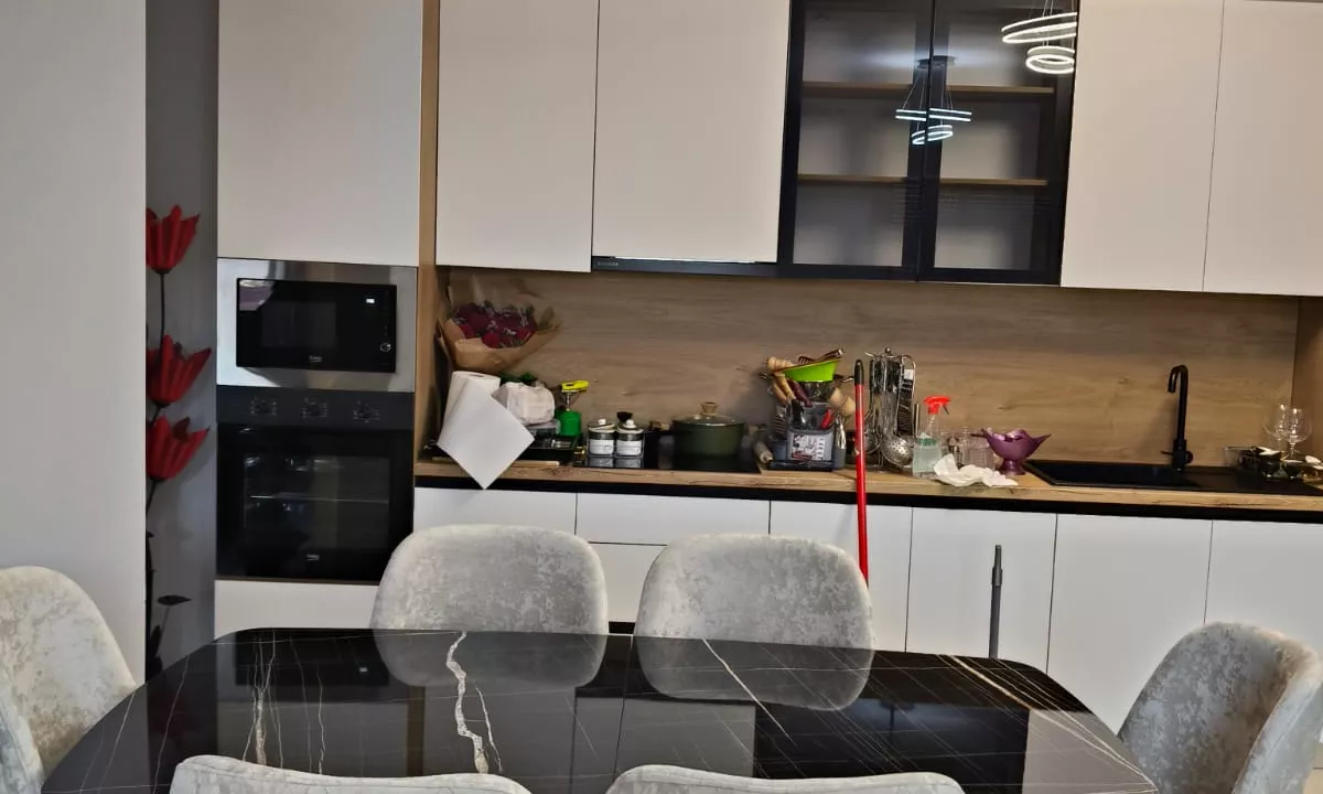 Shtepi ne shitje Apartament ne Tirane, 1+1, Mobilimi E mobiluar, Pagesa 110,000  Euro.