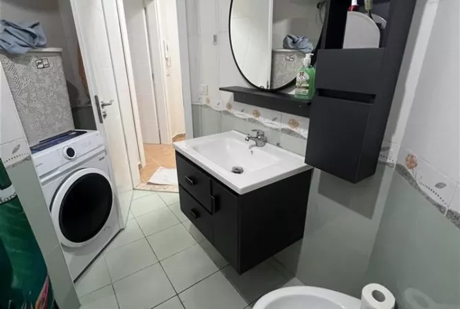 Shtepi me qera Apartament ne Tirane, 2+1, Mobilimi E mobiluar, Pagesa 450  Euro.