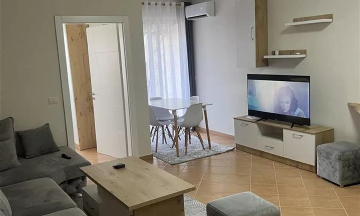 Shtepi me qera Apartament ne Tirane, 2+1, Mobilimi E mobiluar, Pagesa 450  Euro.