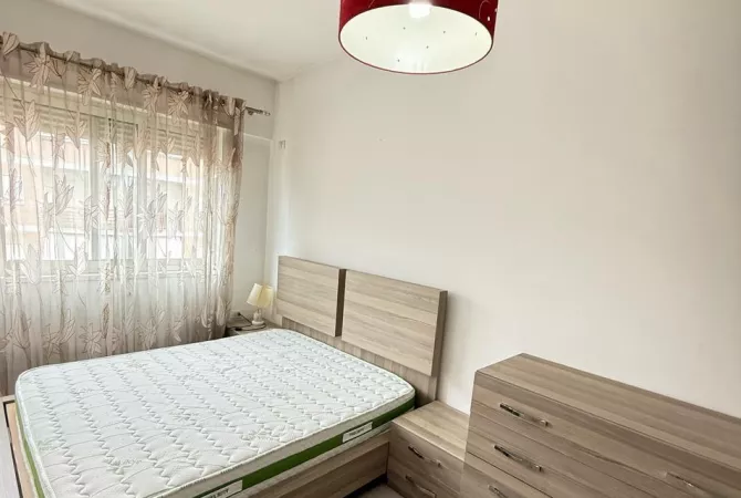 Shtepi me qera Apartament ne Tirane, 1+1, Mobilimi E mobiluar, Pagesa 600  Euro.