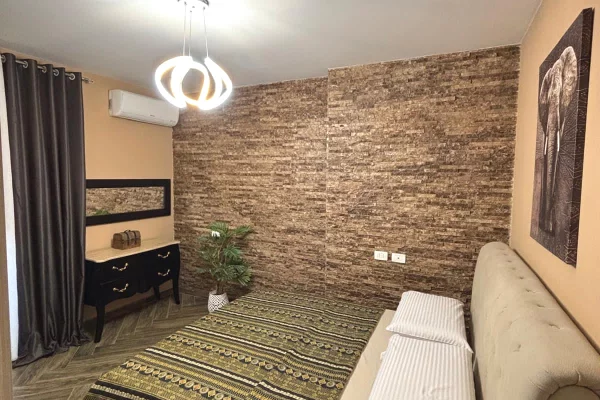 Shtepi me qera Apartament ne Tirane, 2+1, Mobilimi E mobiluar, Pagesa 75,000  Leke.