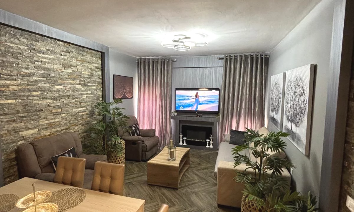 Shtepi me qera Apartament ne Tirane, 2+1, Mobilimi E mobiluar, Pagesa 75,000  Leke.