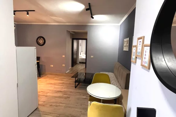 Appartamento in affitto a Tirana 2+1, Arredato