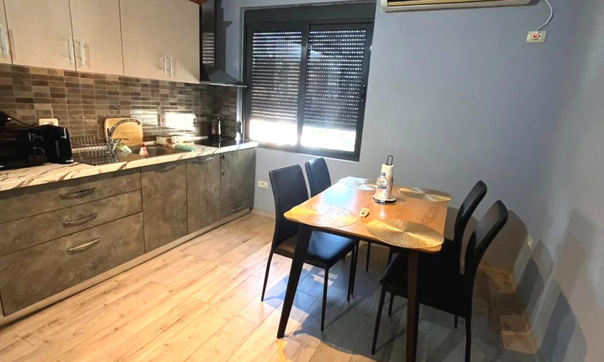 Appartamento in affitto a Tirana 2+1, Arredato