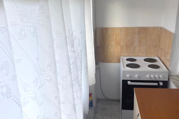 Shtepi ne shitje Apartament ne Tirane, 1+1, Mobilimi E mobiluar, Pagesa 88,000  Euro.