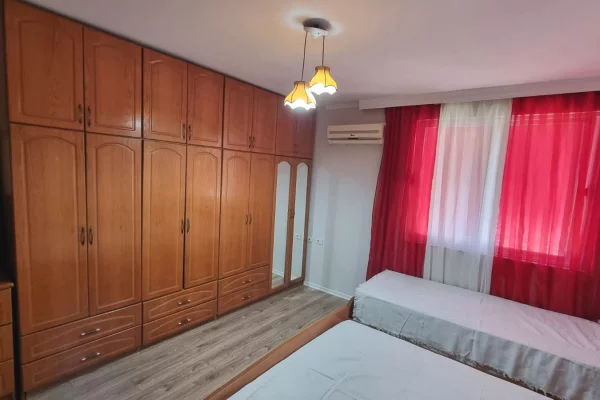Shtepi ne shitje Apartament ne Tirane, 1+1, Mobilimi E mobiluar, Pagesa 125,000  Euro.