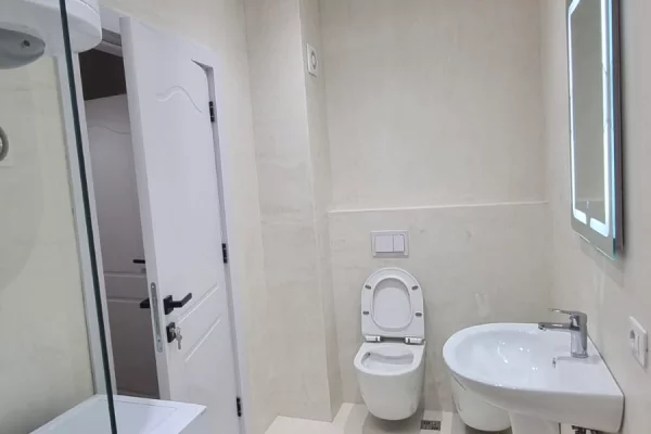 Shtepi ne shitje Apartament ne Tirane, 1+1, Mobilimi E mobiluar, Pagesa 125,000  Euro.