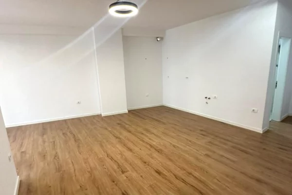 Shtepi ne shitje Apartament ne Tirane, 2+1, Mobilimi E mobiluar, Pagesa 149,000  Euro.