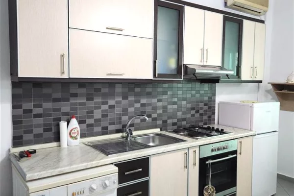 Shtepi me qera Apartament ne Tirane, Garsoniere, Mobilimi E mobiluar, Pagesa 35,000  Leke.