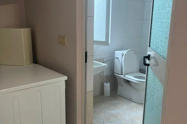 Shtepi me qera Apartament ne Tirane, 2+1, Mobilimi E mobiluar, Pagesa 40,000  Leke.