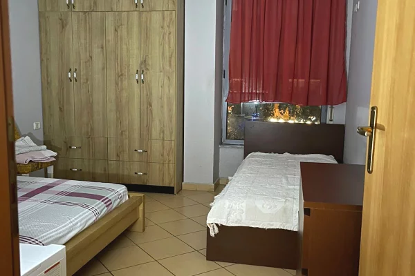 Shtepi me qera Apartament ne Tirane, 1+1, Mobilimi E mobiluar, Pagesa 50,000  Leke.