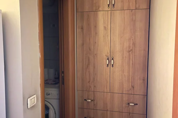 Shtepi me qera Apartament ne Tirane, 1+1, Mobilimi E mobiluar, Pagesa 50,000  Leke.