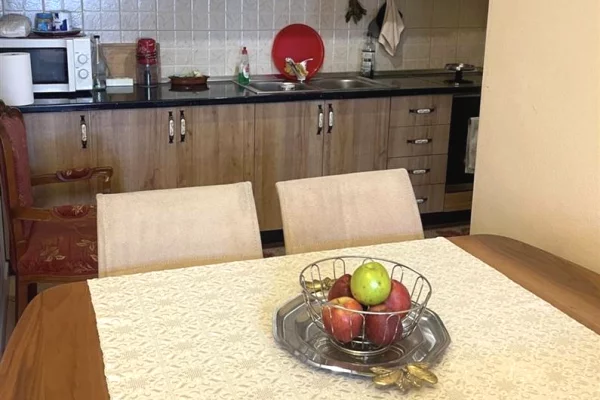 Shtepi me qera Apartament ne Tirane, 1+1, Mobilimi E mobiluar, Pagesa 50,000  Leke.