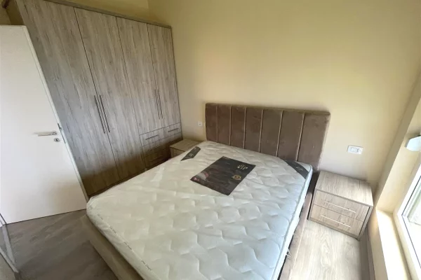 Shtepi me qera Apartament ne Tirane, 2+1, Mobilimi E mobiluar, Pagesa 50,000  Leke.