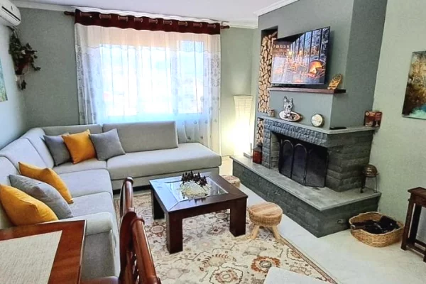 Shtepi me qera Apartament ne Tirane, 1+1, Mobilimi E mobiluar, Pagesa 35,000  Leke.