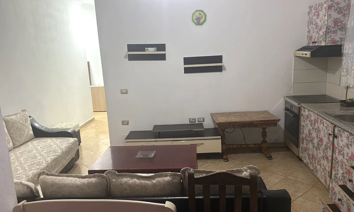 Shtepi me qera Apartament ne Tirane, 1+1, Mobilimi E mobiluar, Pagesa 35,000  Leke.