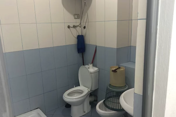 Shtepi me qera Apartament ne Tirane, 1+1, Mobilimi E mobiluar, Pagesa 35,000  Leke.