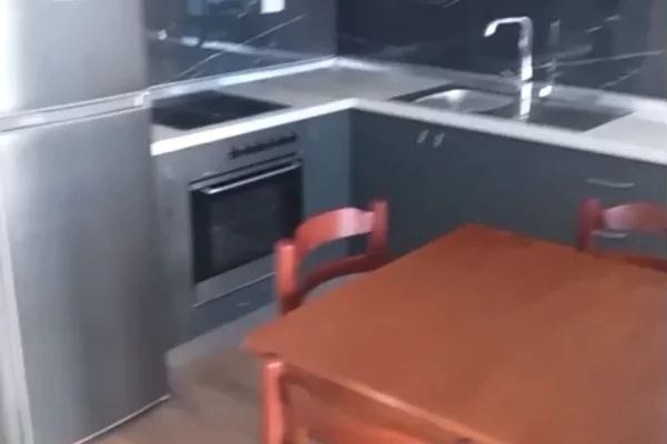 Shtepi me qera Apartament ne Tirane, 1+1, Mobilimi E mobiluar, Pagesa 40,000  Leke.