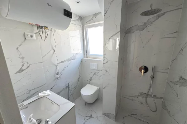 Shtepi me qera Apartament ne Tirane, 1+1, Mobilimi E mobiluar, Pagesa 65,000  Leke.