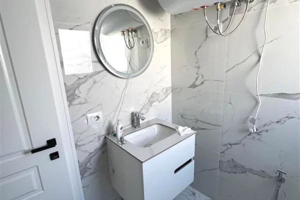 Shtepi me qera Apartament ne Tirane, 1+1, Mobilimi E mobiluar, Pagesa 65,000  Leke.