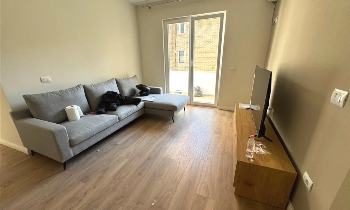 Shtepi me qera Apartament ne Tirane, 1+1, Mobilimi E mobiluar, Pagesa 65,000  Leke.