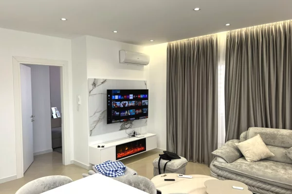 Shtepi ne shitje Apartament ne Tirane, 2+1, Mobilimi E mobiluar, Pagesa 175,000  Euro.