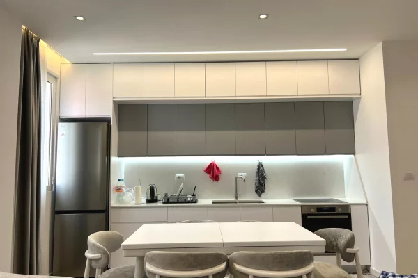 Shtepi ne shitje Apartament ne Tirane, 2+1, Mobilimi E mobiluar, Pagesa 175,000  Euro.