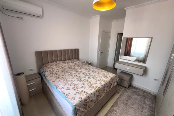 Shtepi ne shitje Apartament ne Tirane, 2+1, Mobilimi E mobiluar, Pagesa 175,000  Euro.
