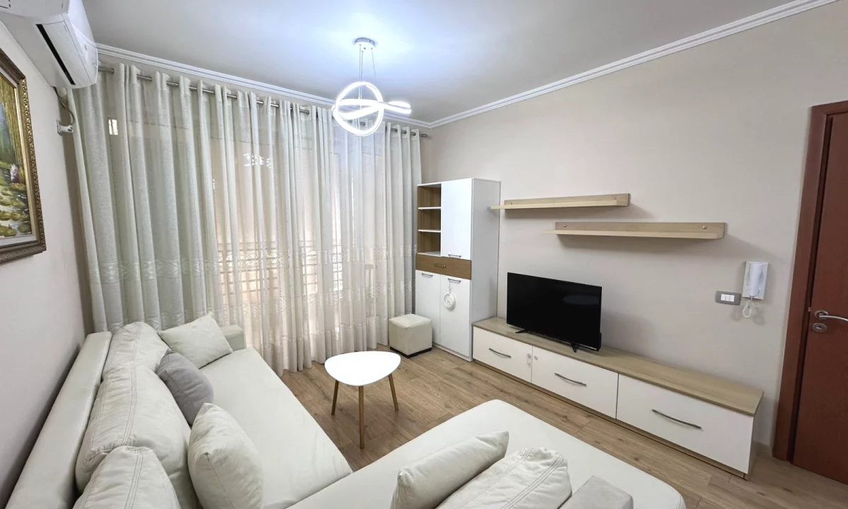 Shtepi me qera Apartament ne Tirane, 1+1, Mobilimi E mobiluar, Pagesa 540  Euro.