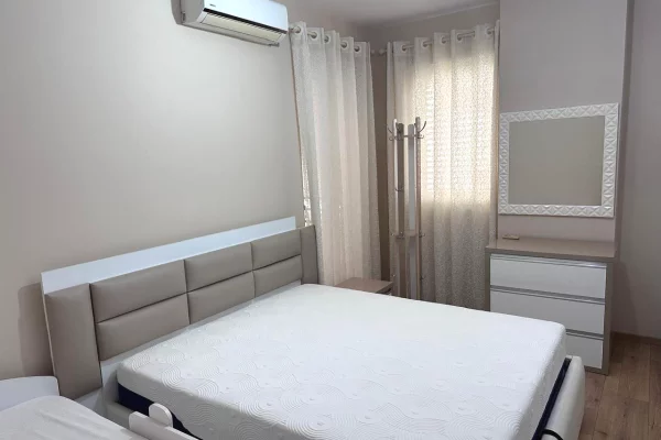 Shtepi me qera Apartament ne Tirane, 1+1, Mobilimi E mobiluar, Pagesa 540  Euro.