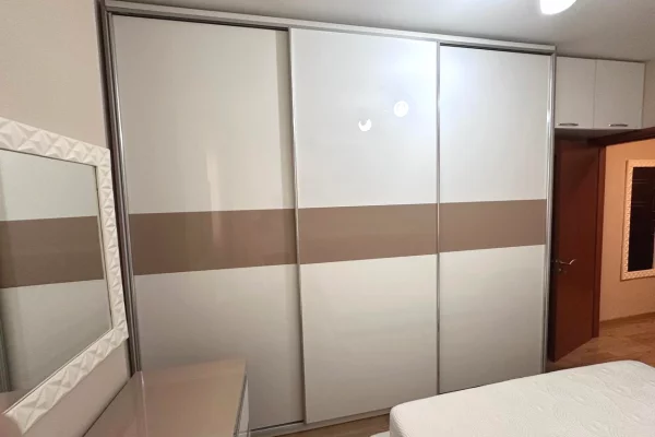 Shtepi me qera Apartament ne Tirane, 1+1, Mobilimi E mobiluar, Pagesa 540  Euro.