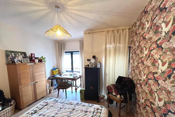 Shtepi ne shitje Apartament ne Tirane, 2+1, Mobilimi E mobiluar, Pagesa 205,000  Euro.
