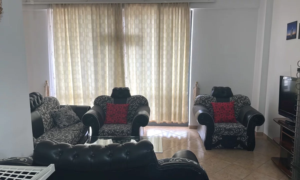 Shtepi me qera Apartament ne Tirane, 2+1, Mobilimi E mobiluar, Pagesa 35,000  Leke.