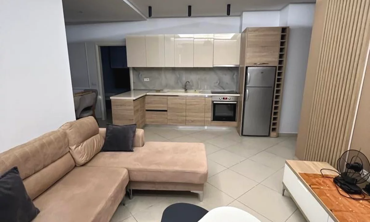 Shtepi me qera Apartament ne Tirane, 2+1, Mobilimi E mobiluar, Pagesa 600  Euro.