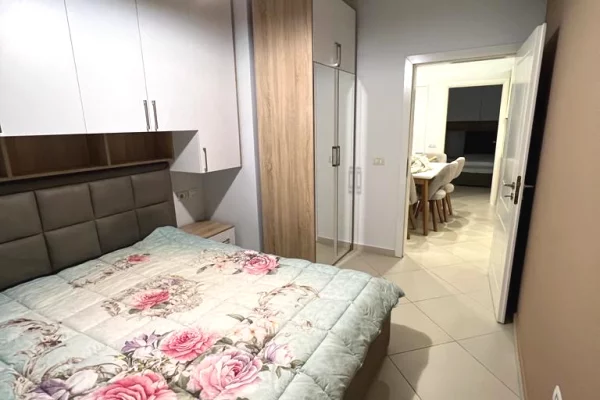 Shtepi me qera Apartament ne Tirane, 2+1, Mobilimi E mobiluar, Pagesa 600  Euro.