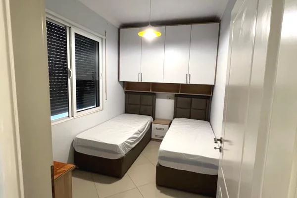 Shtepi me qera Apartament ne Tirane, 2+1, Mobilimi E mobiluar, Pagesa 600  Euro.