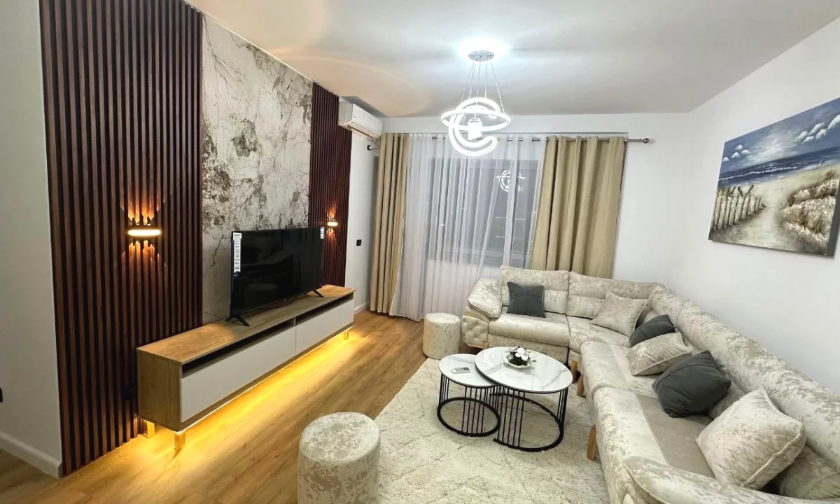 Shtepi ne shitje Apartament ne Tirane, 2+1, Mobilimi E mobiluar, Pagesa 157,000  Euro.