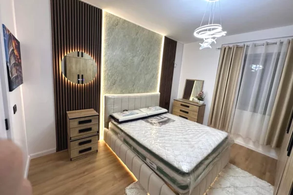 Shtepi ne shitje Apartament ne Tirane, 2+1, Mobilimi E mobiluar, Pagesa 157,000  Euro.