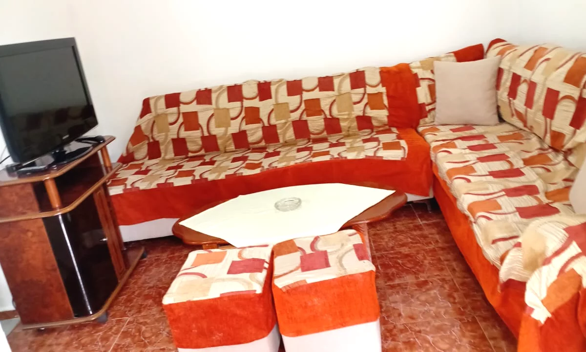 Shtepi me qera Apartament ne Tirane, 1+1, Mobilimi E mobiluar, Pagesa 30,000  Leke.